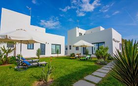 Preciosas Villas Con Jardin Y Vistas Al Faro, A 700M De La Playa